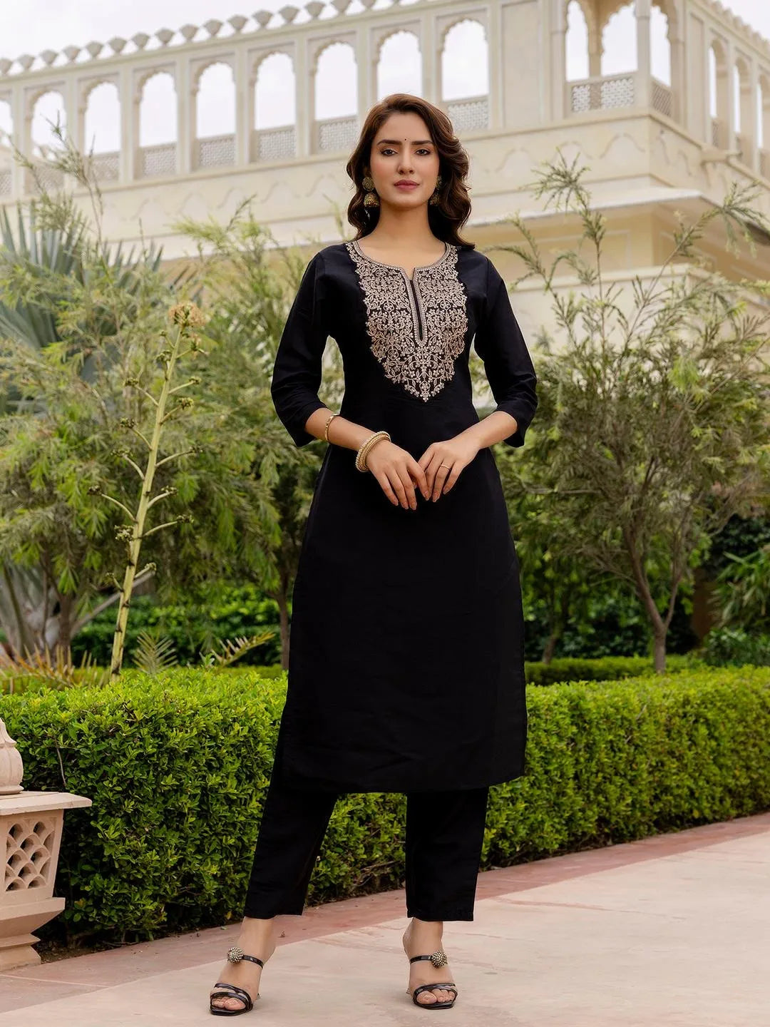Black Embroidered Viscose Kurta Set with Pants & Zari Organza Dupatta